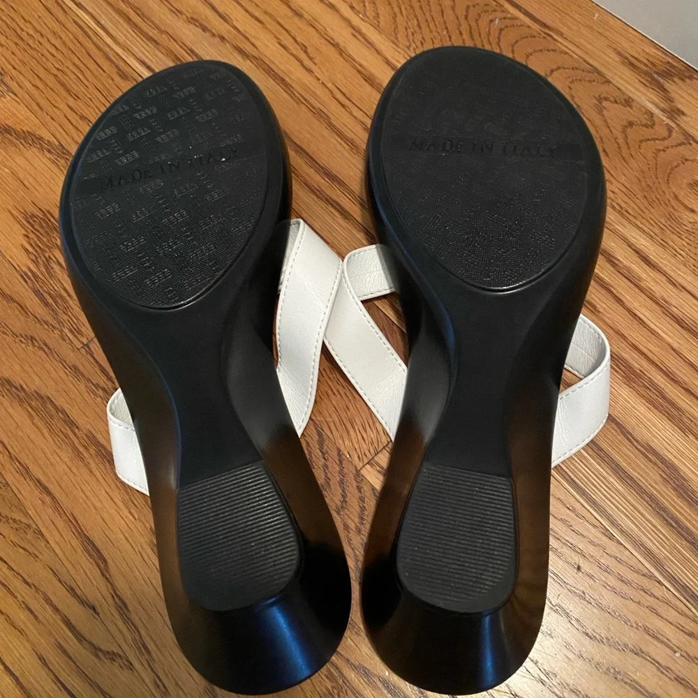 Toscanella NWOT made in Italy sandals. White strap, wedge heel, comfortable - Picture 3 of 6